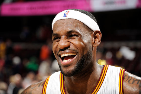 姆巴佩祝贺杜埃获得金童奖：当之无愧，祝早日康复重返赛场（姆巴佩恭喜杜埃荣膺金童奖：实至名归，盼早日康复重返赛场）