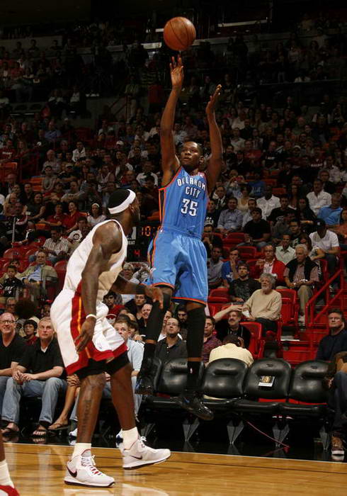 都灵vs科莫：杜万-萨帕塔、弗拉希奇首发，莫拉塔、尼科-帕斯出战（都灵PK科莫：杜万-萨帕塔、弗拉希奇打首发，莫拉塔携尼科-帕斯出战）