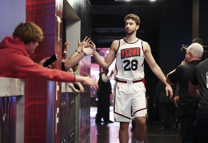 足球报：多支中超球队巨额欠税，以亿元为单位拖欠税款（足球报：多家中超俱乐部拖欠税款，金额以亿元计）