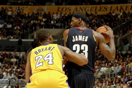 图片报：多特高层现在目标是联赛亚军、欧冠联赛阶段前八晋级（图片报：多特高层将目标锁定为联赛第二与欧冠八强）