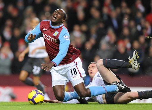 2025-26橄榄球欧冠R1格罗斯特胜卡斯特，托马斯威廉姆斯表现亮眼（2025-26欧冠橄榄球首轮：格罗斯特击败卡斯特，托马斯·威廉姆斯惊艳发挥）